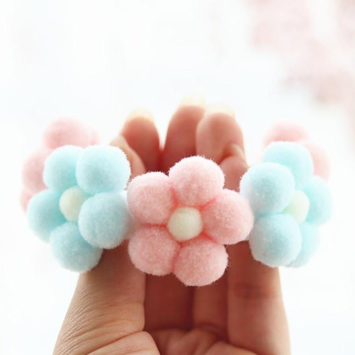Knitted Flower Collar